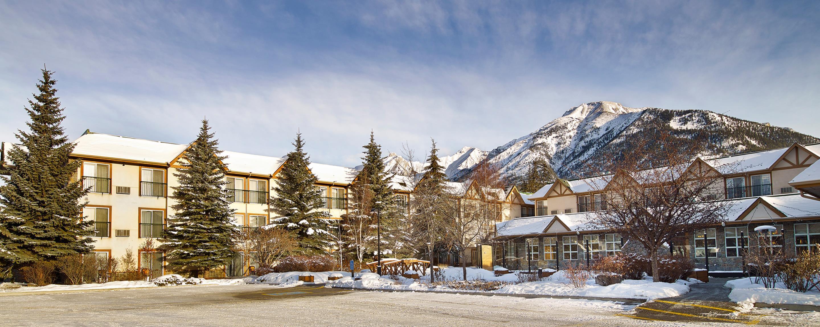 Coast Canmore Hotel & Conference Centre Екстериор снимка