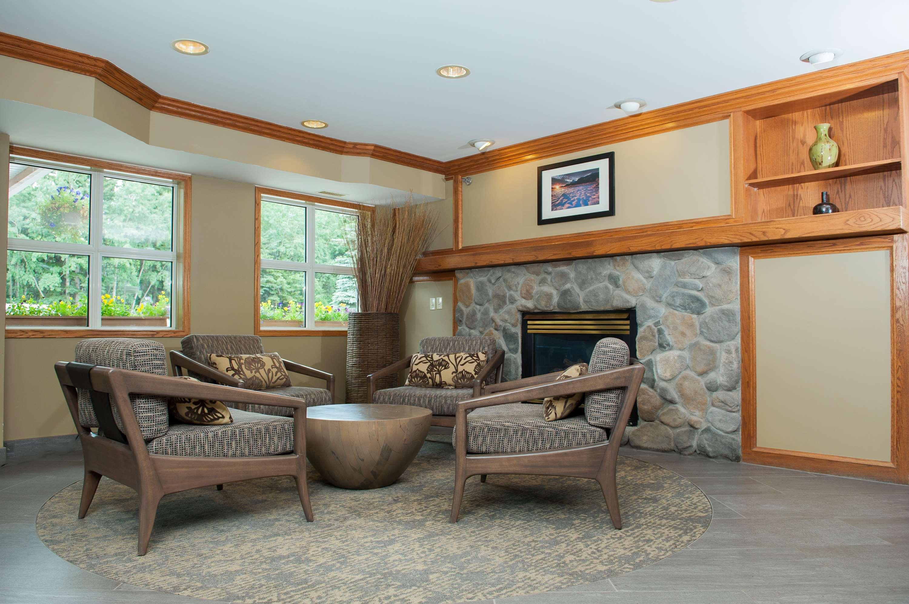 Coast Canmore Hotel & Conference Centre Екстериор снимка