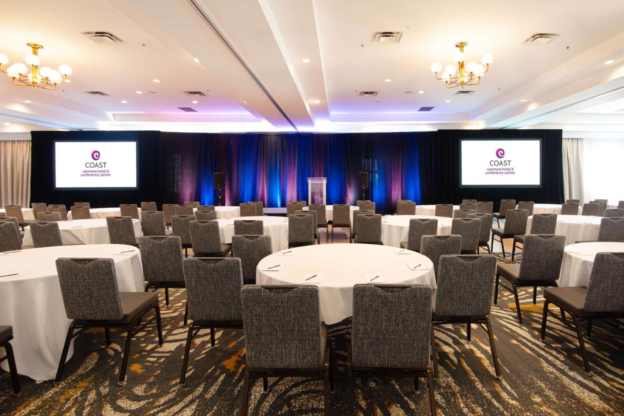 Coast Canmore Hotel & Conference Centre Екстериор снимка
