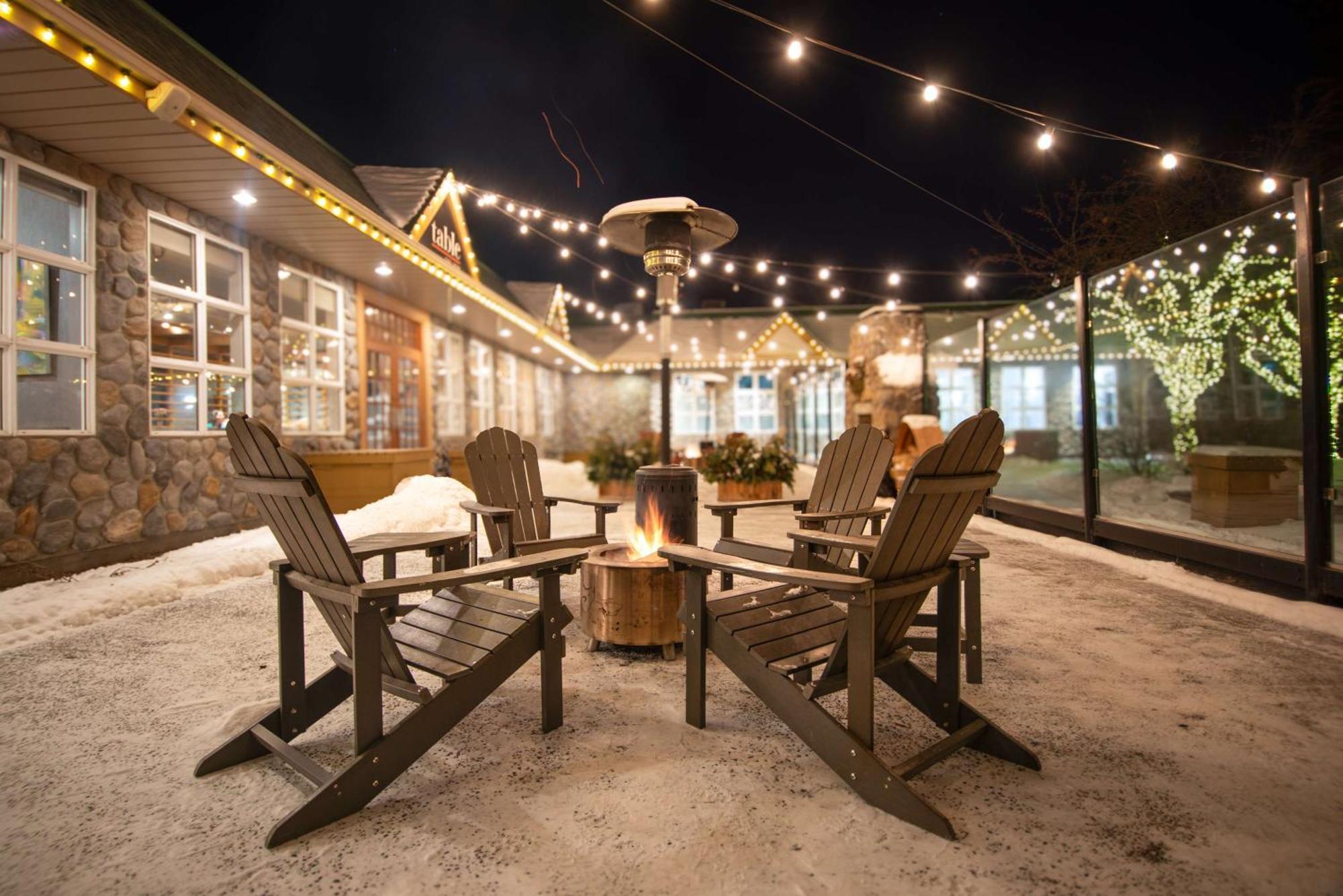 Coast Canmore Hotel & Conference Centre Екстериор снимка