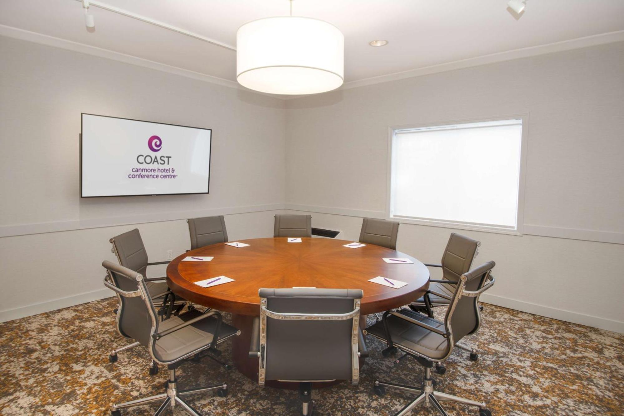 Coast Canmore Hotel & Conference Centre Екстериор снимка