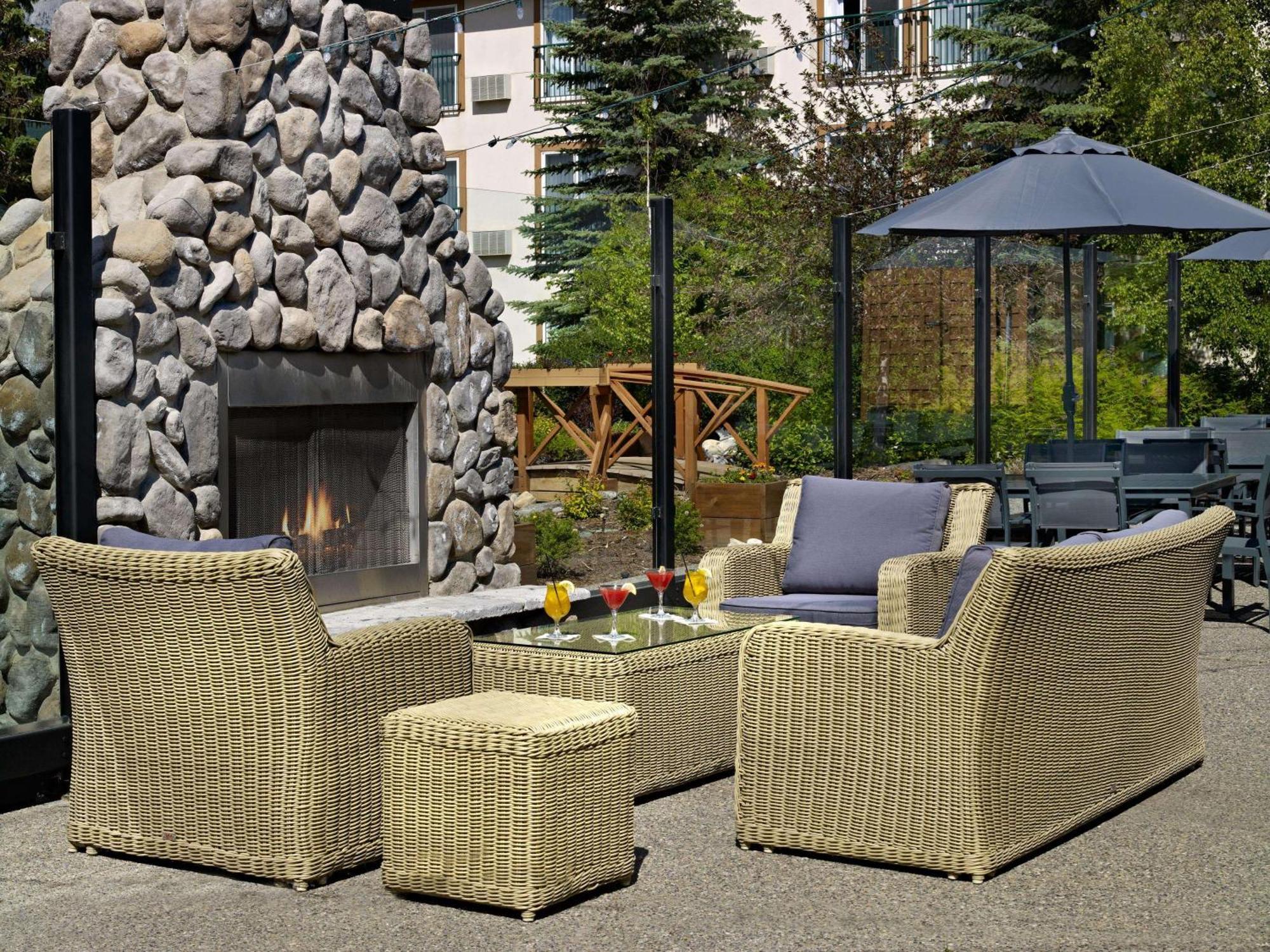 Coast Canmore Hotel & Conference Centre Ресторант снимка