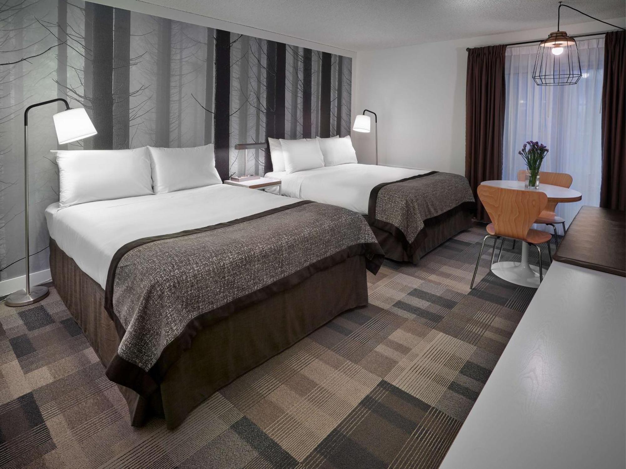 Coast Canmore Hotel & Conference Centre Екстериор снимка