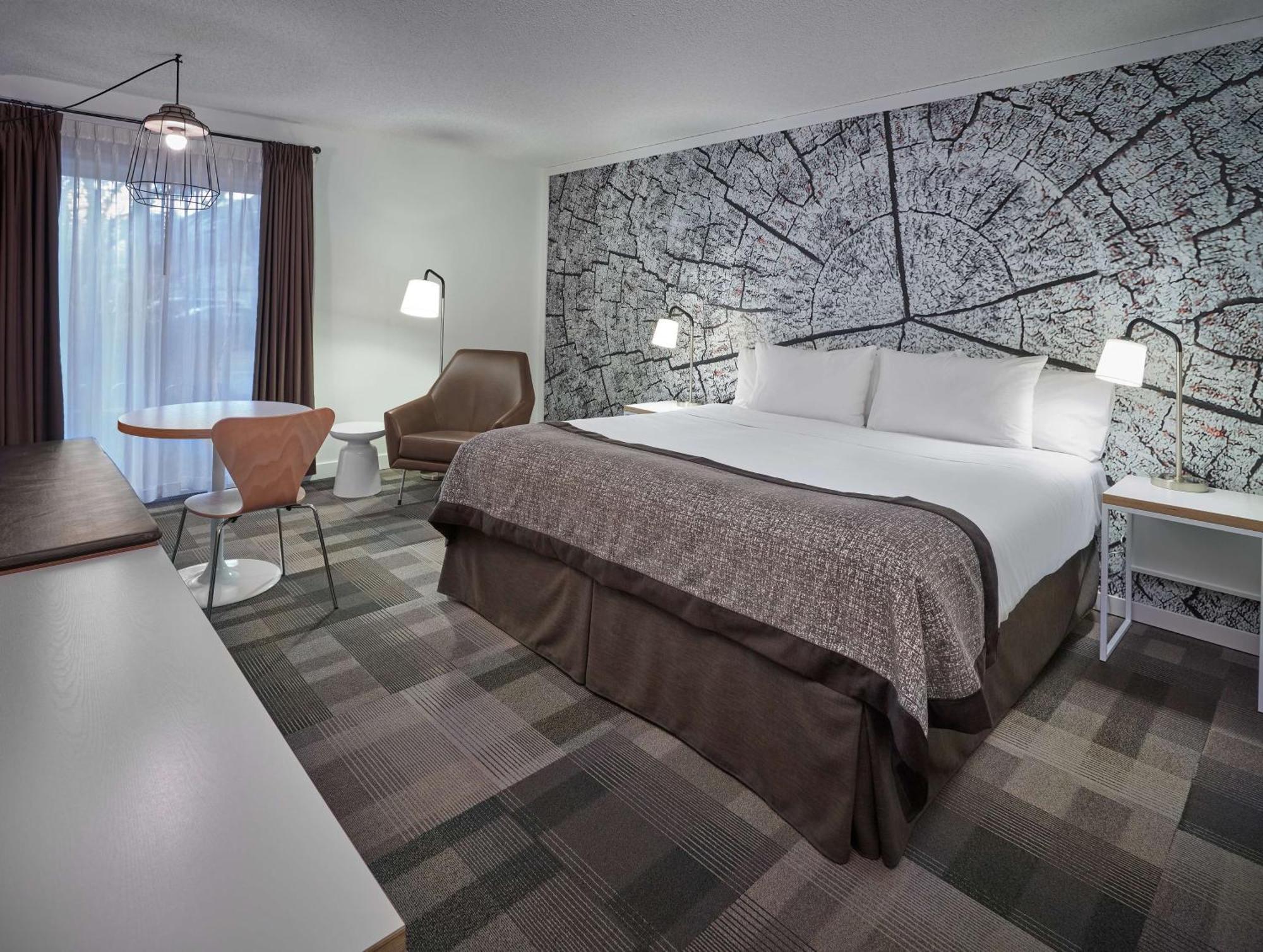 Coast Canmore Hotel & Conference Centre Екстериор снимка