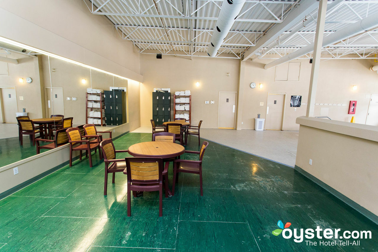 Coast Canmore Hotel & Conference Centre Екстериор снимка