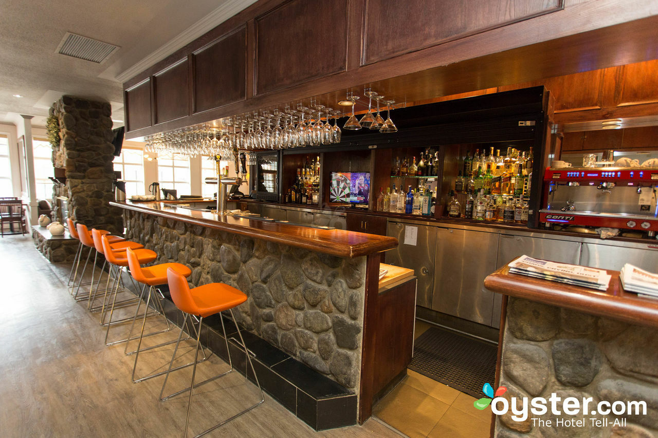 Coast Canmore Hotel & Conference Centre Екстериор снимка