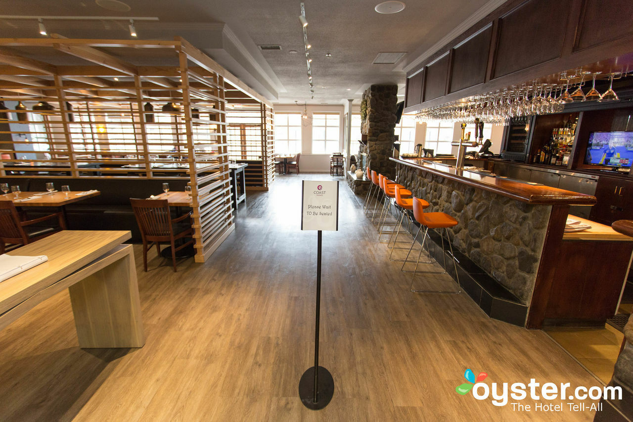 Coast Canmore Hotel & Conference Centre Екстериор снимка