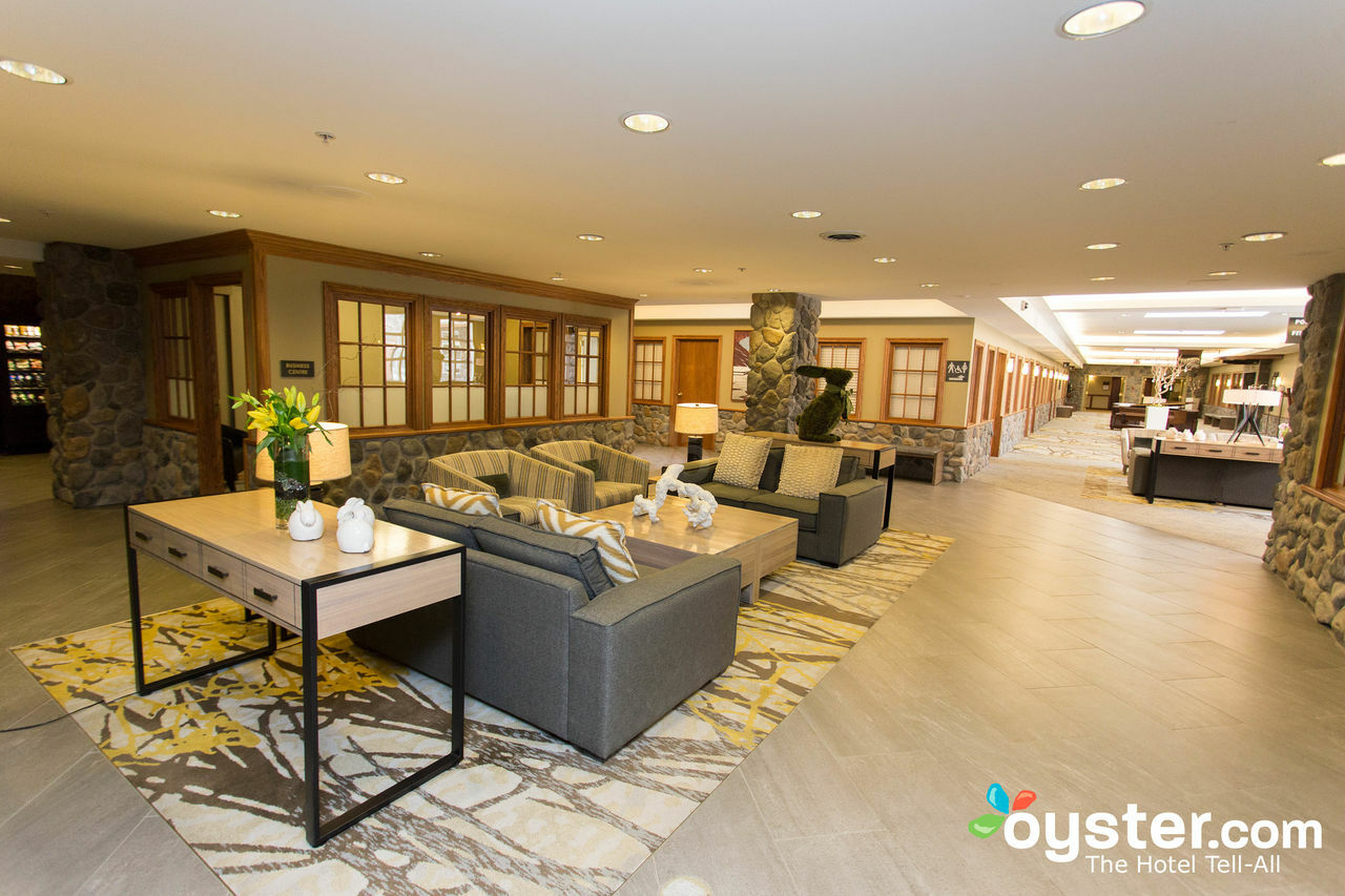 Coast Canmore Hotel & Conference Centre Екстериор снимка