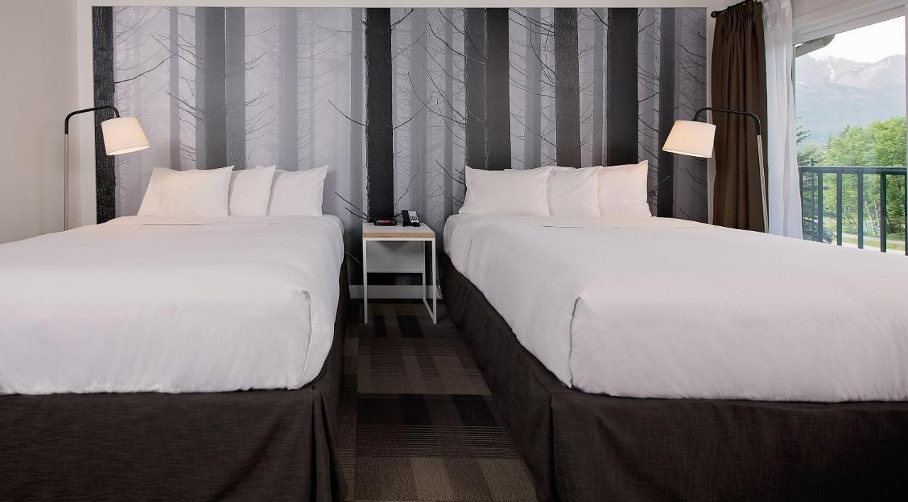 Coast Canmore Hotel & Conference Centre Стая снимка